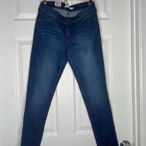 Levi’s 711 SKINNY